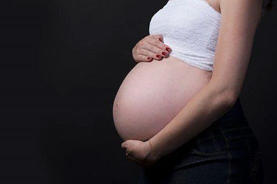 〖成都同志试管代怀生孩子〗代生宝宝呛奶不再愁，掌握这些小妙招